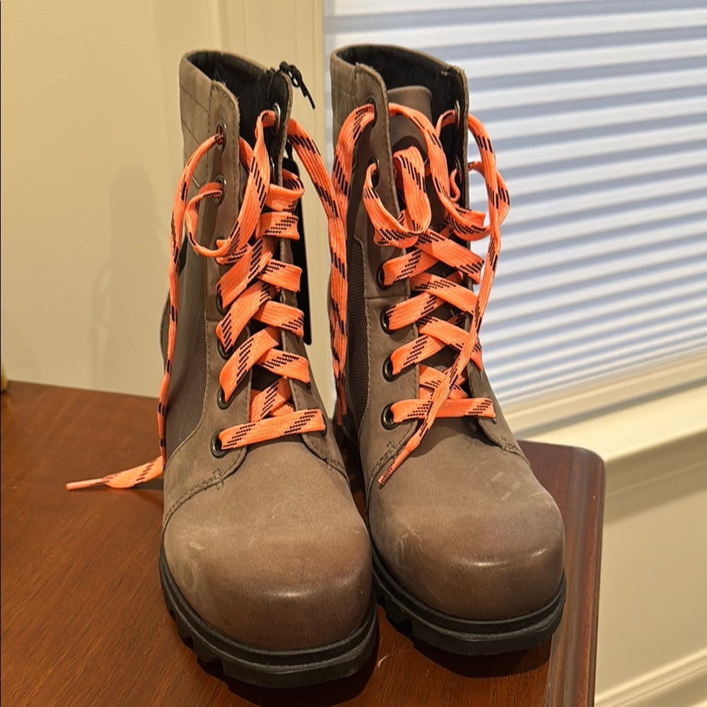 Sorel hidden wedge gray boots with pink laces